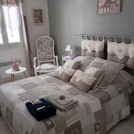 La Maison Rose 2 Chambres Avec Lit Pour 2 Personnes Et 2 Salles De Bains เนอแวร์ ภายนอก รูปภาพ